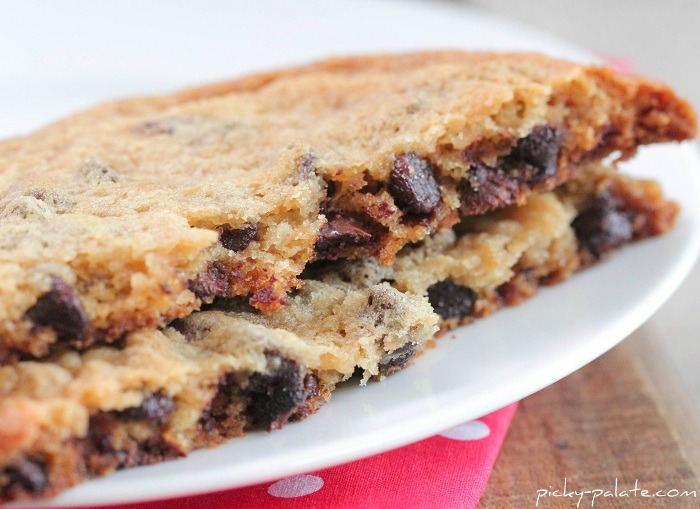 Buttery Chrisp XXL Chocolate Chip Cookies